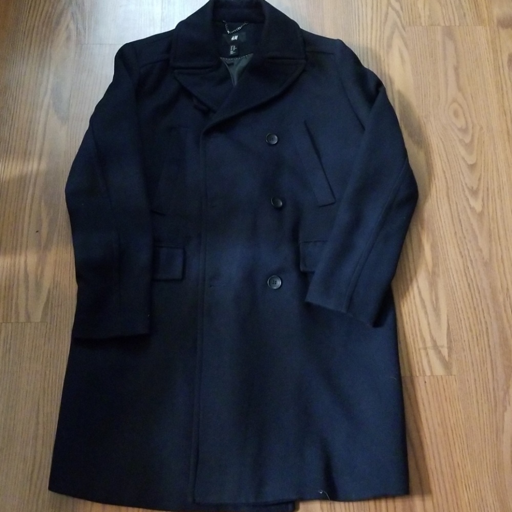Navy H&M peacoat in 46R